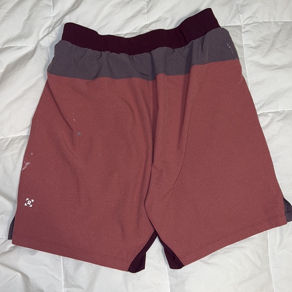Lululemon Men’s M Linerless shorts 8.5 in - Picture 2 of 5